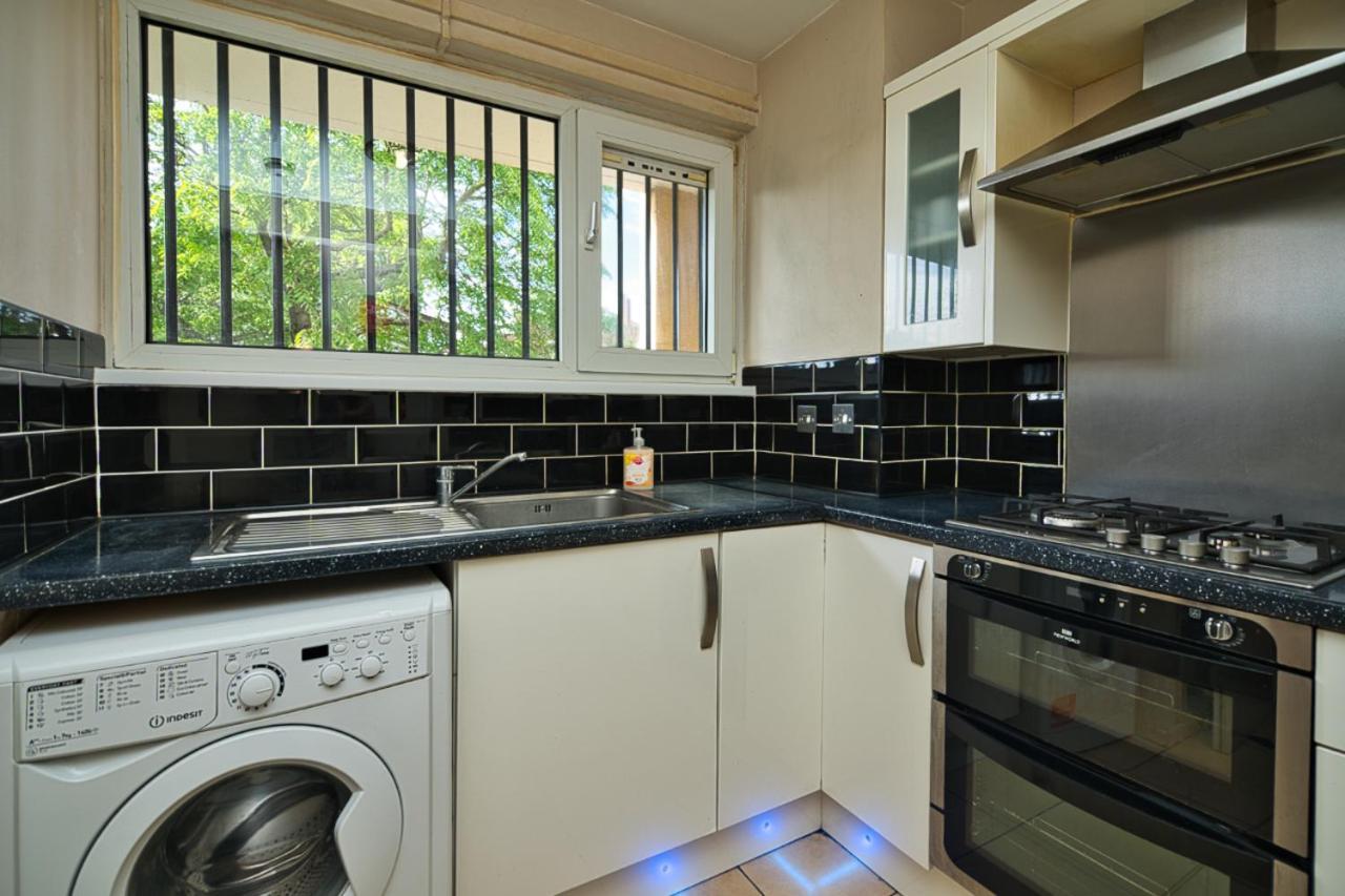 Modern Double Bedroom Guest house London